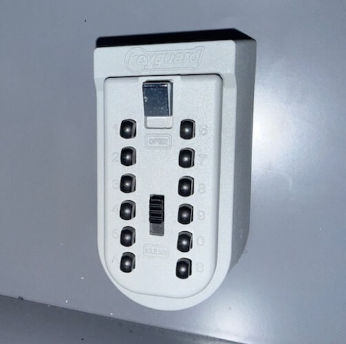 KeyGuard avec fixation Velcro Coffre à clés amovible pour boîte à lait ou boîte aux lettres